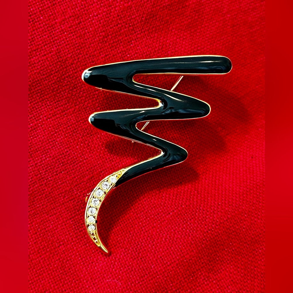 Vintage Trifari Goldtone & Black Enamel Zigzag Brooch with Rhinestone Crescent